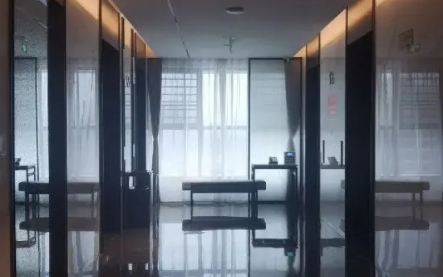 Lianyuan Run and International Hotel
