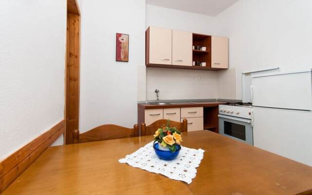 Apartments Crljenko