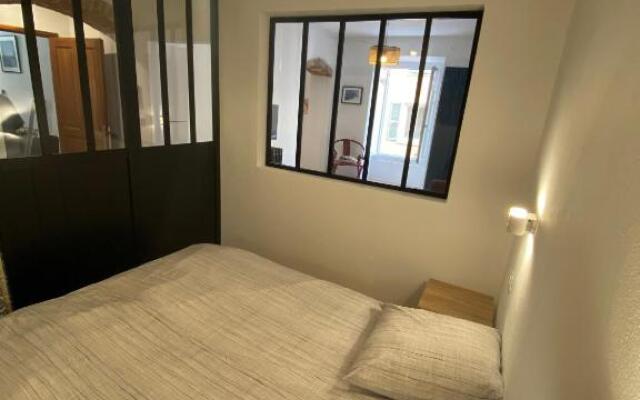 Grand studio rue piétonne Ajaccio