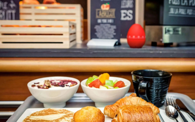 ibis Lyon Est Bron