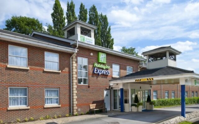 Hol Inn Express East