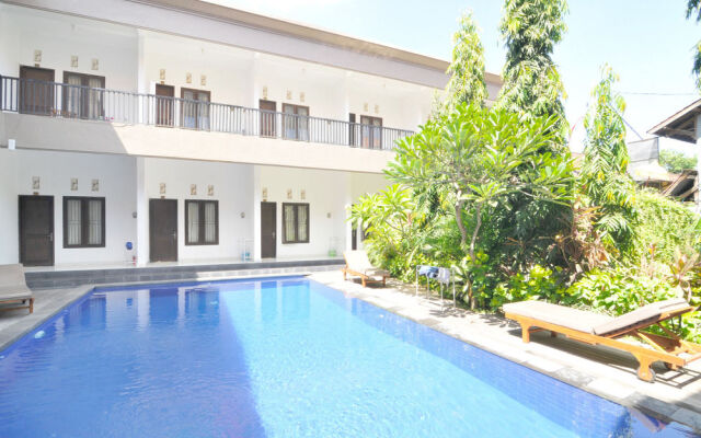 艾里巴厘岛水明漾巴厘德里 14 号酒店(Airy Seminyak Bali Deli 14)