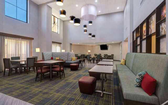 Hampton Inn & Suites Marina