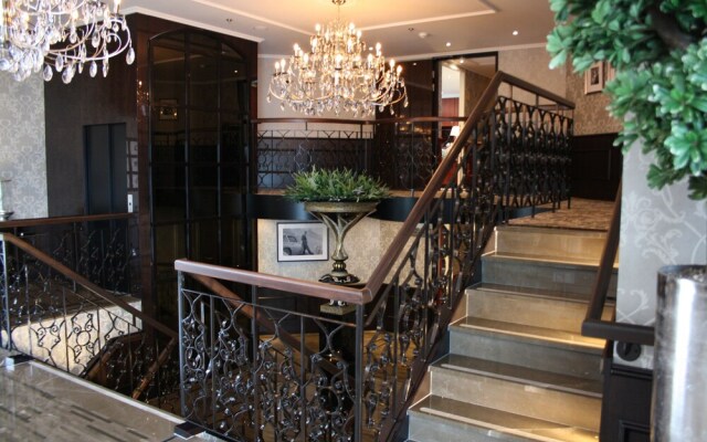 Crossgates Hotelship 3 Star - Osthafen - Frankfurt