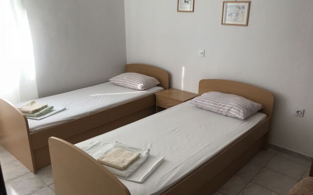 Apartment Miljenko - 80m from the sea: A1  Novalja, Island Pag