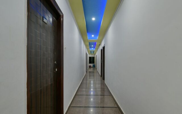 OYO 13588 Mahaveer International