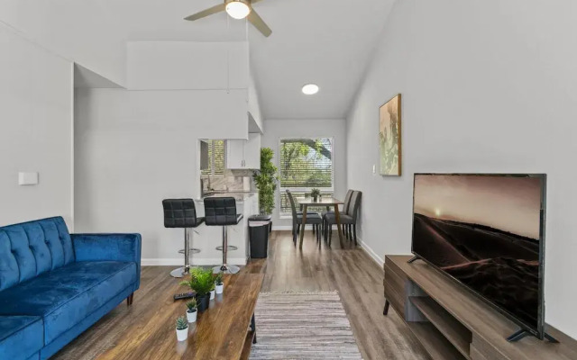 Stylish 1BR Zilker Evonify