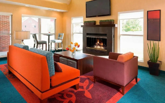 MainStay Suites Appleton Airport - Fox River Mall Area