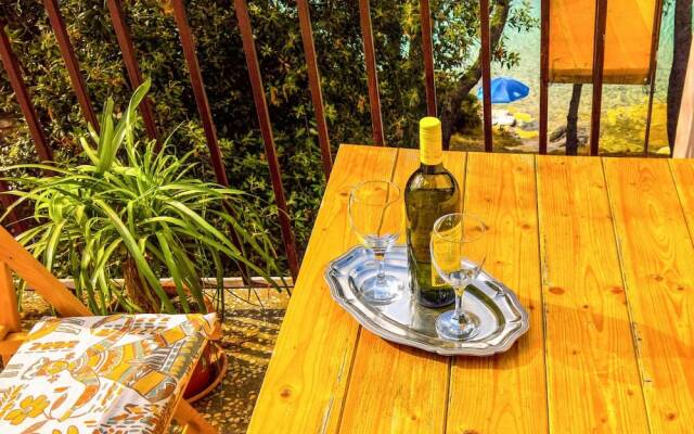 Seafront Apartment Dana