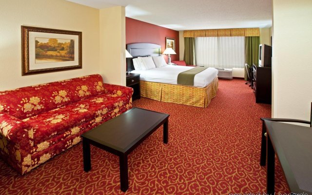 Holiday Inn Express & Suites Vandalia, an IHG Hotel