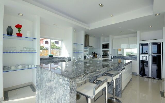 Na Jomtien Beachfront Villa