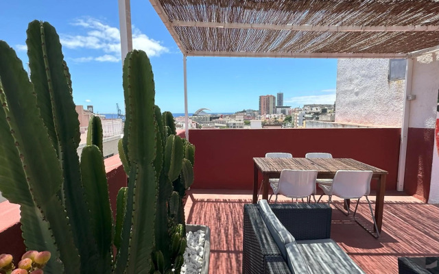 Santa Cruz Luxury Low-Cost Apartment with Terrace & Views