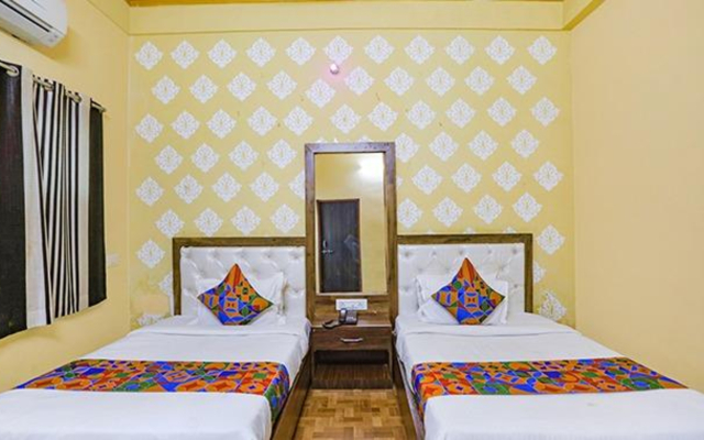Fabhotel Shivam Palace