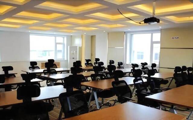 Ibis Jinzhou Yunfei Street