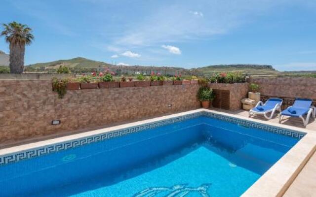 Villayana Gozitan Farmhouse with pool