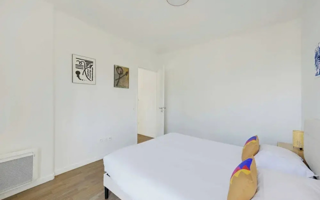 Charming Apartment - 2br-4p- Balcony- Malakoff