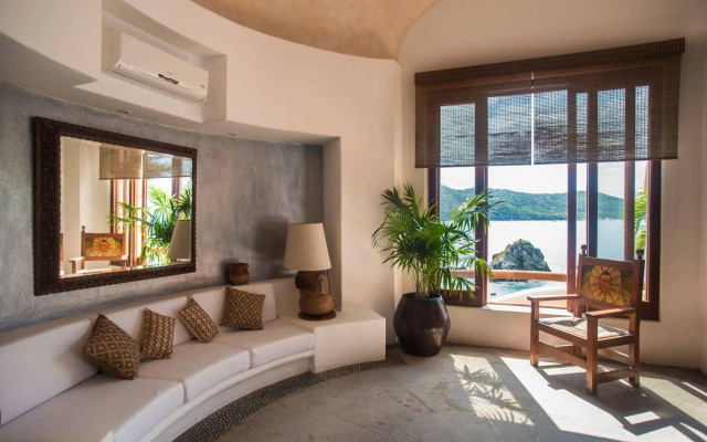 Villa El Murmullo by La Casa Que Canta