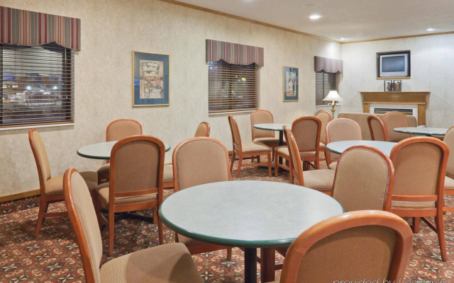 Holiday Inn Express Adrian by IHG