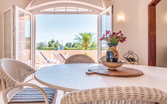 Beautiful Home in Lagoa With Wifi and 2 Bedrooms