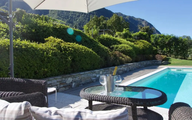 Il Lago Blu Loft With Pool