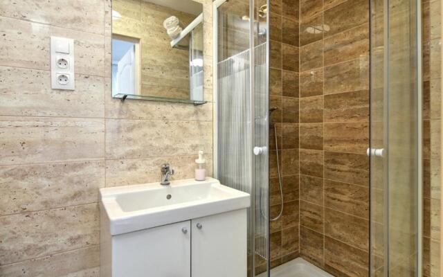 Heart Of Downtown Apartment
