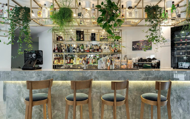 Glyfada Riviera Hotel