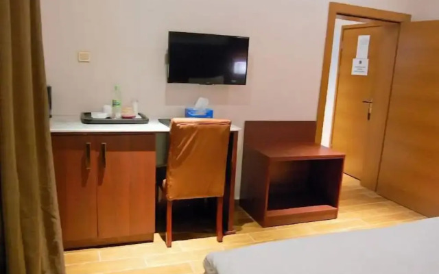 Continental Hotel by R&K Suites