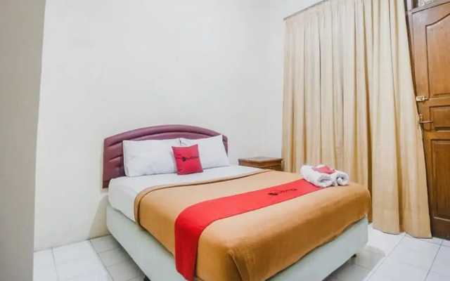 RedDoorz near Lokasari Mangga Besar 7