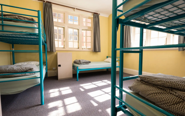 YHA Newcastle Beach