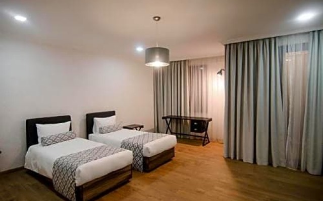 Hotel Tela & Mareli Winery