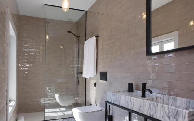 Oporto Cozy Design Studio II