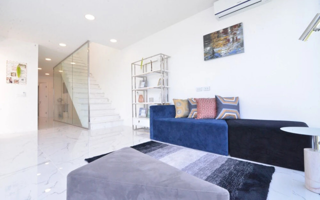 Villa with Shared Pool in Central Pattaya - Palmc16