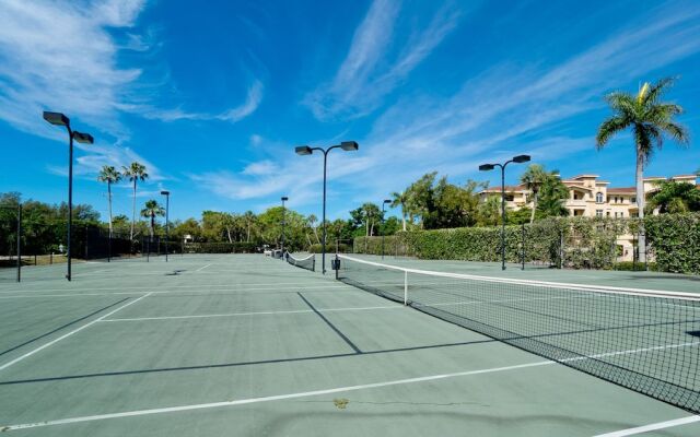 Harbor Villa Club 206