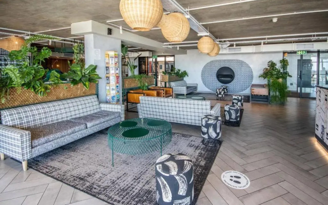 502 Wex1 Gorgeous Funky Apartment