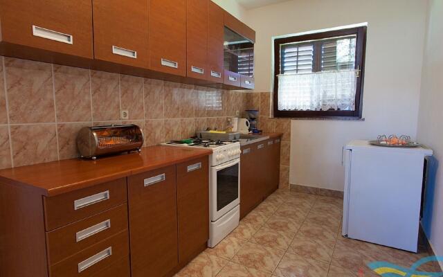 Spacious Apartment With Terrace & Garden Grill