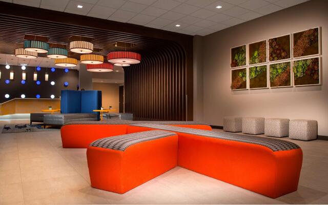 GLō Best Western Nashville Airport