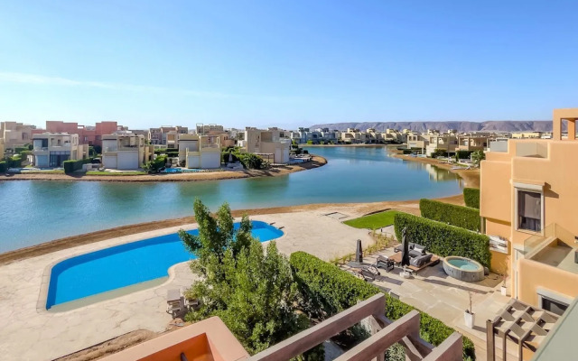 Xuru Stays I Astounding 3bdr Villa @ Tawila Pool Front