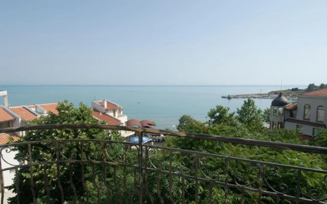 Vromos Guest House