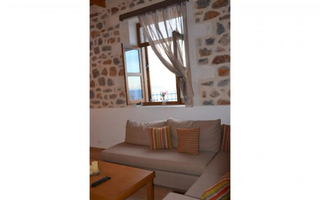 Stone Villa I in Petres