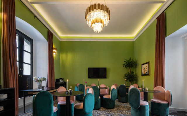 HOLT's Hotel De Mi Independencia