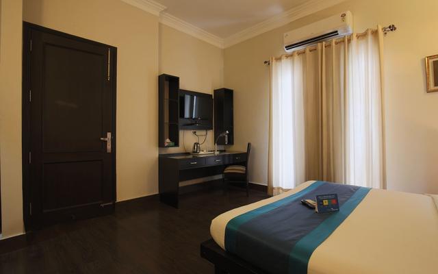 FabHotel Aashraye Nehru Place