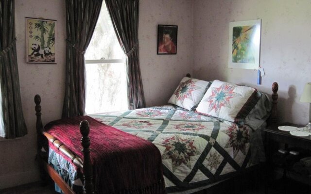 Maple House Bed & Breakfast