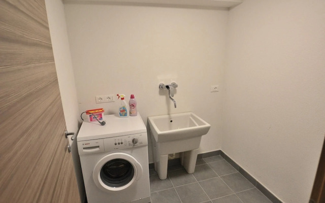 C Le Terrazze - 10 Sleeps With Shared Pool in Garda