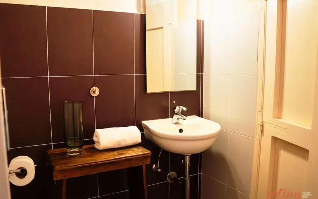 A pet Friendly Farmhouse With a Rooftop Pool