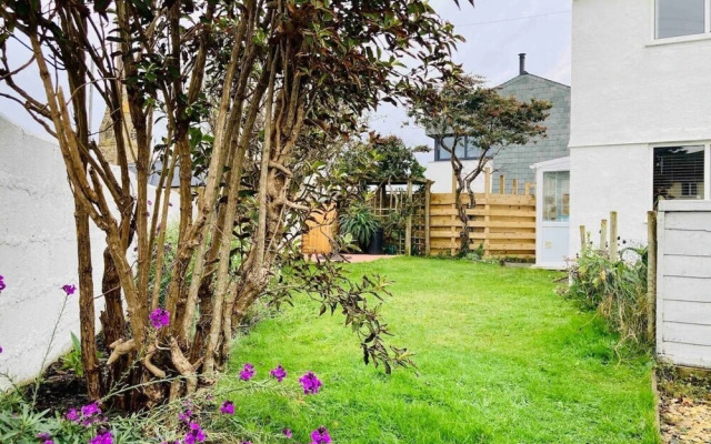 Cosy Classy 2-bed Maisonette, Village nr Newquay