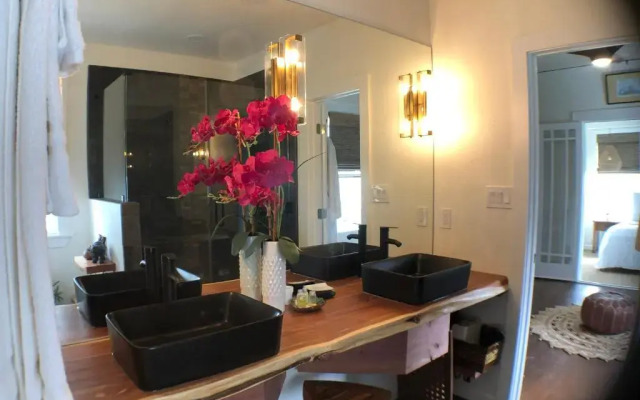 Avenue O Bed & Breakfast