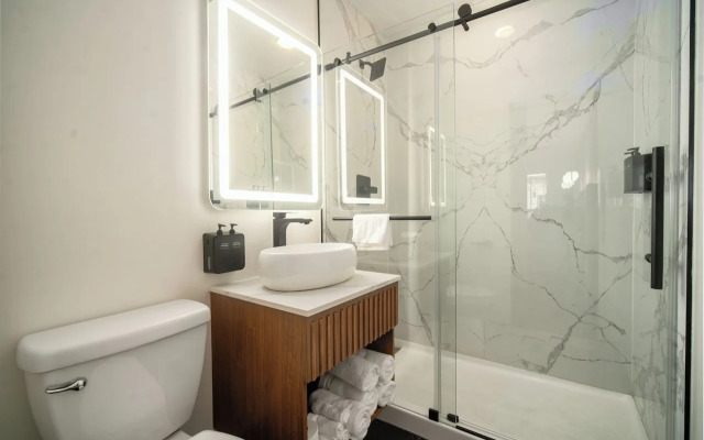 Bevonshire Lodge Motel