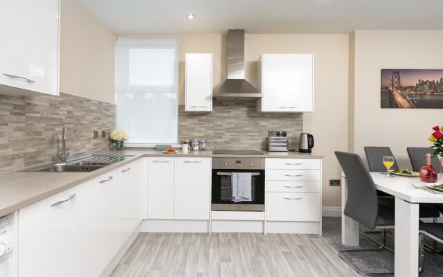 KVM - Kensington Apartment