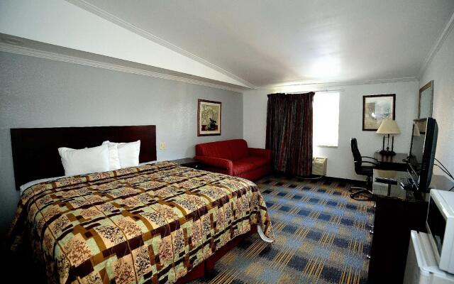 Riverview Inn & Suites