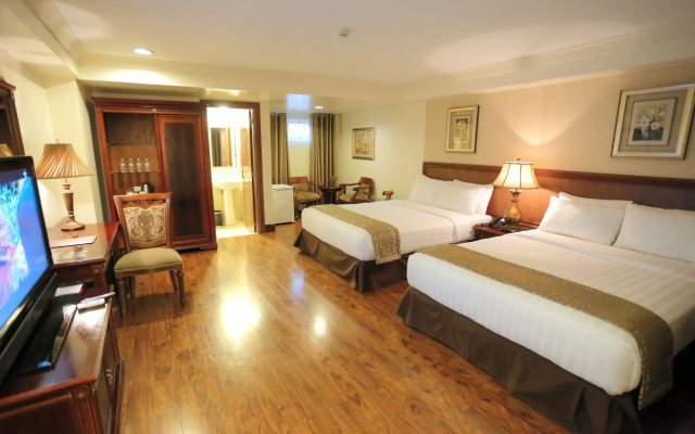 Villa Caceres Hotel